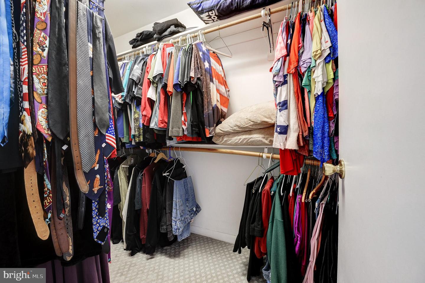 1118 S WILLIAMSBURG CT, STERLING, Virginia 20164, 4 Bedrooms Bedrooms, ,2 BathroomsBathrooms,Residential,For sale,1118 S WILLIAMSBURG CT,VALO2116470 MLS # VALO2116470