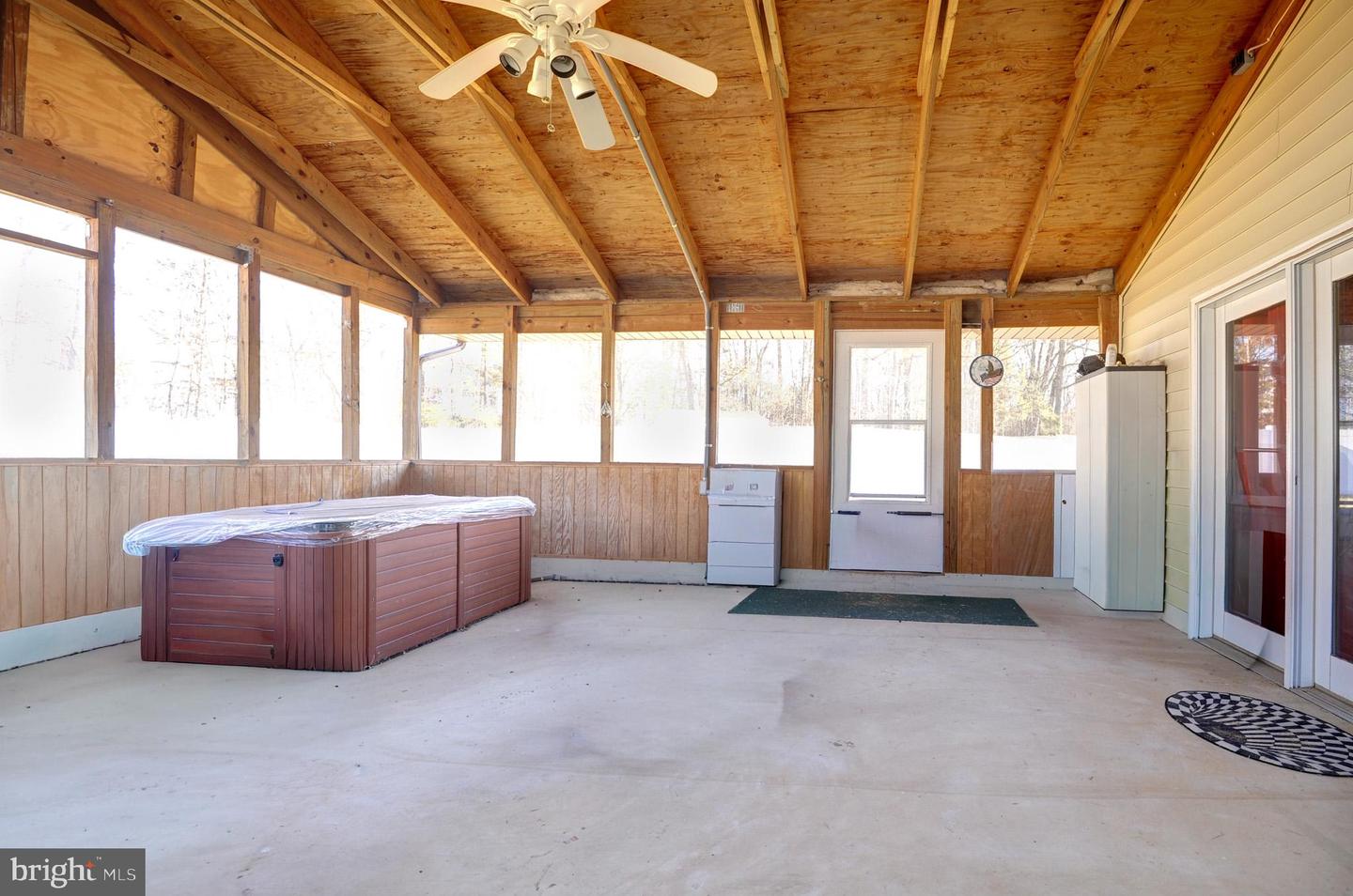 1118 S WILLIAMSBURG CT, STERLING, Virginia 20164, 4 Bedrooms Bedrooms, ,2 BathroomsBathrooms,Residential,For sale,1118 S WILLIAMSBURG CT,VALO2116470 MLS # VALO2116470