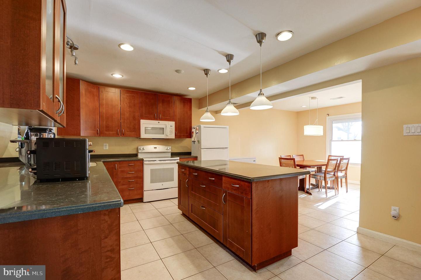 1118 S WILLIAMSBURG CT, STERLING, Virginia 20164, 4 Bedrooms Bedrooms, ,2 BathroomsBathrooms,Residential,For sale,1118 S WILLIAMSBURG CT,VALO2116470 MLS # VALO2116470