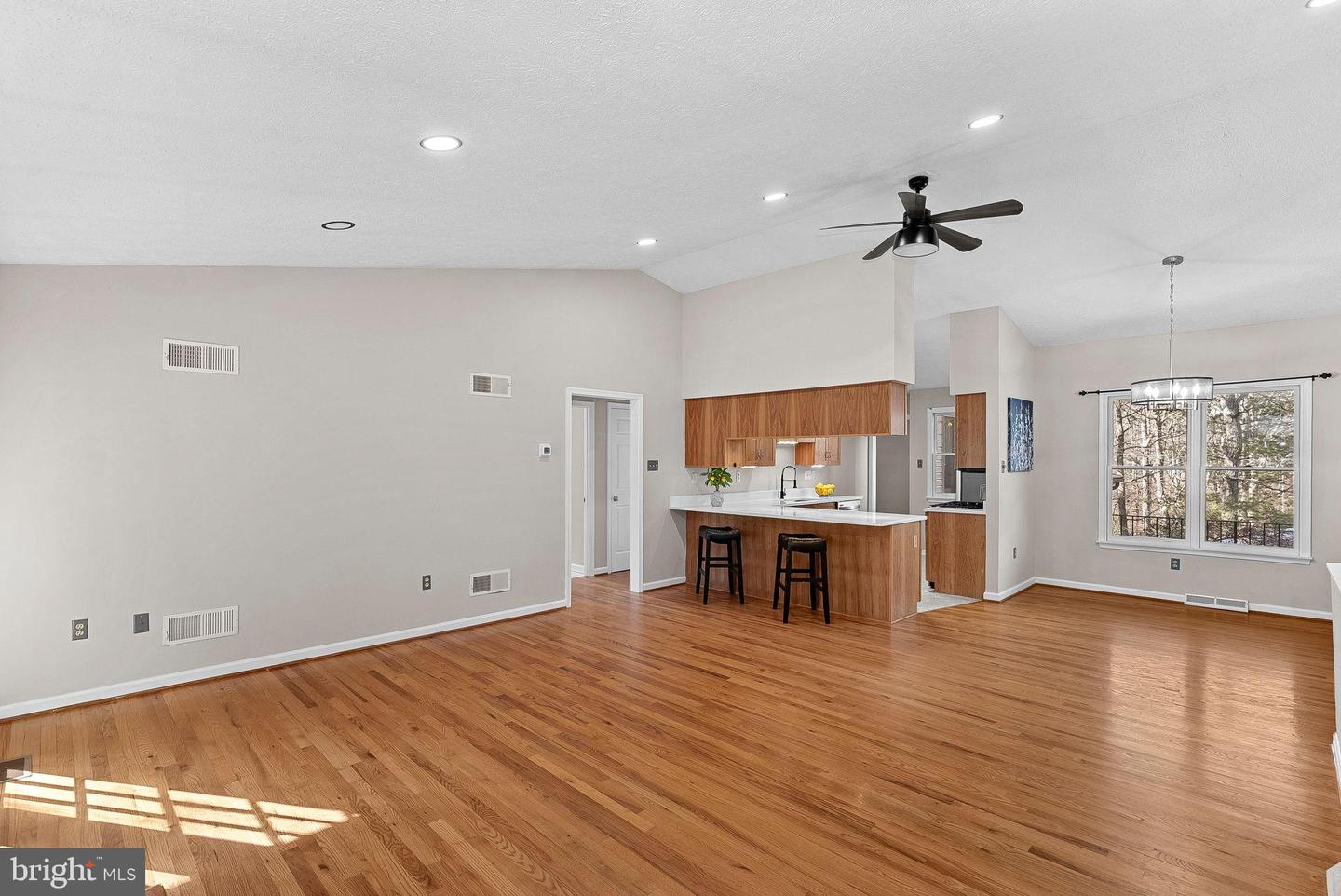 528 NORTHWOOD CIR, CROSS JUNCTION, Virginia 22625, 4 Bedrooms Bedrooms, 11 Rooms Rooms,2 BathroomsBathrooms,Residential,For sale,528 NORTHWOOD CIR,VAFV2039732 MLS # VAFV2039732