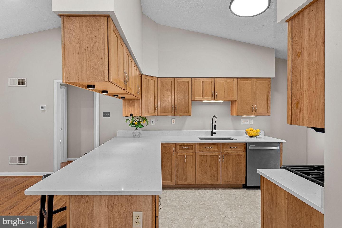 528 NORTHWOOD CIR, CROSS JUNCTION, Virginia 22625, 4 Bedrooms Bedrooms, 11 Rooms Rooms,2 BathroomsBathrooms,Residential,For sale,528 NORTHWOOD CIR,VAFV2039732 MLS # VAFV2039732