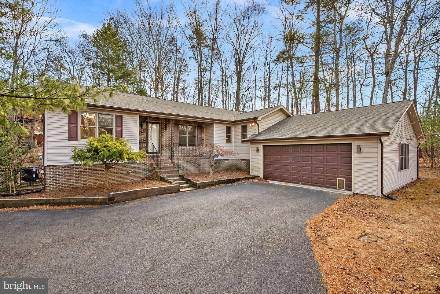 528 NORTHWOOD CIR, CROSS JUNCTION, Virginia 22625, 4 Bedrooms Bedrooms, 11 Rooms Rooms,2 BathroomsBathrooms,Residential,For sale,528 NORTHWOOD CIR,VAFV2039732 MLS # VAFV2039732