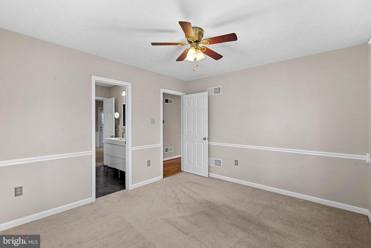 528 NORTHWOOD CIR, CROSS JUNCTION, Virginia 22625, 4 Bedrooms Bedrooms, 11 Rooms Rooms,2 BathroomsBathrooms,Residential,For sale,528 NORTHWOOD CIR,VAFV2039732 MLS # VAFV2039732