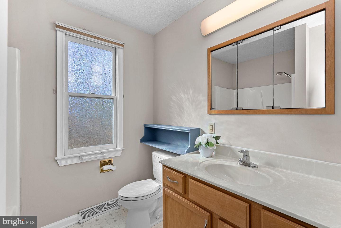 528 NORTHWOOD CIR, CROSS JUNCTION, Virginia 22625, 4 Bedrooms Bedrooms, 11 Rooms Rooms,2 BathroomsBathrooms,Residential,For sale,528 NORTHWOOD CIR,VAFV2039732 MLS # VAFV2039732