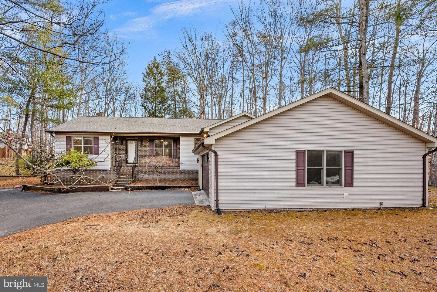 528 NORTHWOOD CIR, CROSS JUNCTION, Virginia 22625, 4 Bedrooms Bedrooms, 11 Rooms Rooms,2 BathroomsBathrooms,Residential,For sale,528 NORTHWOOD CIR,VAFV2039732 MLS # VAFV2039732