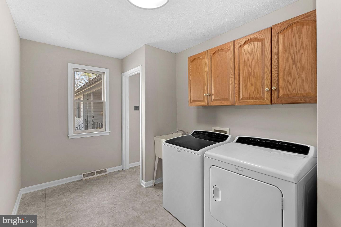 528 NORTHWOOD CIR, CROSS JUNCTION, Virginia 22625, 4 Bedrooms Bedrooms, 11 Rooms Rooms,2 BathroomsBathrooms,Residential,For sale,528 NORTHWOOD CIR,VAFV2039732 MLS # VAFV2039732