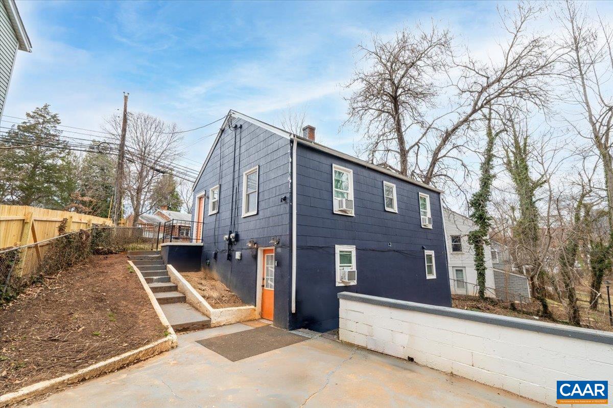 1210 CHERRY AVE, CHARLOTTESVILLE, Virginia 22903, ,Residential,1210 CHERRY AVE,673654 MLS # 673654