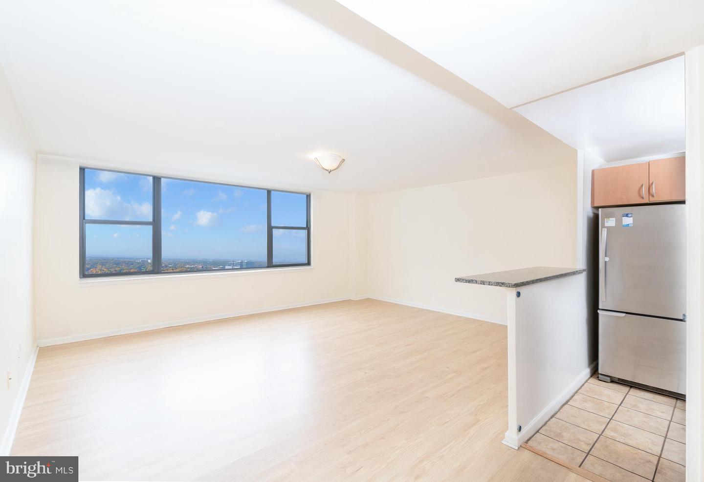 4600 DUKE ST #1116, ALEXANDRIA, Virginia 22304, 2 Bedrooms Bedrooms, ,1 BathroomBathrooms,Residential,For sale,4600 DUKE ST #1116,VAAX2054390 MLS # VAAX2054390