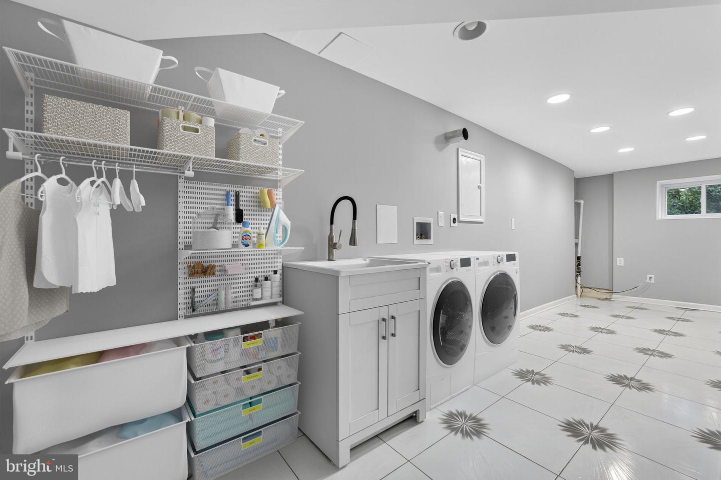 7009 COLD SPRING LN, ALEXANDRIA, Virginia 22306, 4 Bedrooms Bedrooms, ,2 BathroomsBathrooms,Residential,For sale,7009 COLD SPRING LN,VAFX2292326 MLS # VAFX2292326