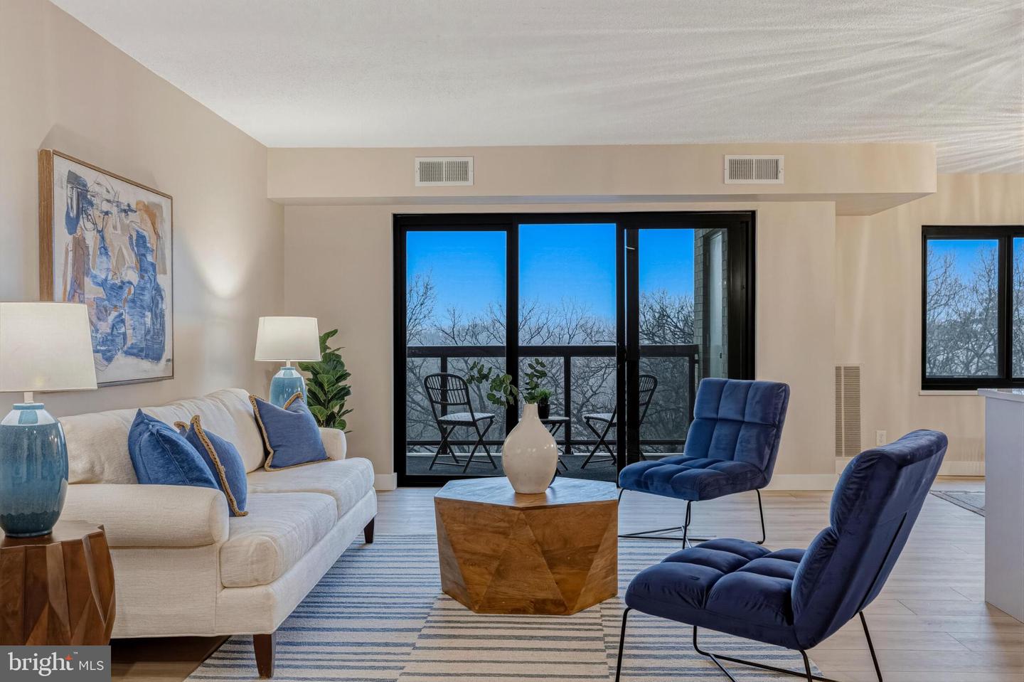 309 YOAKUM PKWY #1003, ALEXANDRIA, Virginia 22304, 2 Bedrooms Bedrooms, 4 Rooms Rooms,2 BathroomsBathrooms,Residential,For sale,309 YOAKUM PKWY #1003,VAAX2054404 MLS # VAAX2054404