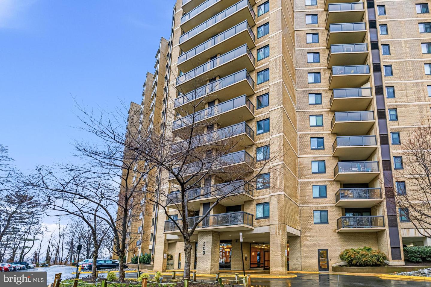 309 YOAKUM PKWY #1003, ALEXANDRIA, Virginia 22304, 2 Bedrooms Bedrooms, 4 Rooms Rooms,2 BathroomsBathrooms,Residential,For sale,309 YOAKUM PKWY #1003,VAAX2054404 MLS # VAAX2054404