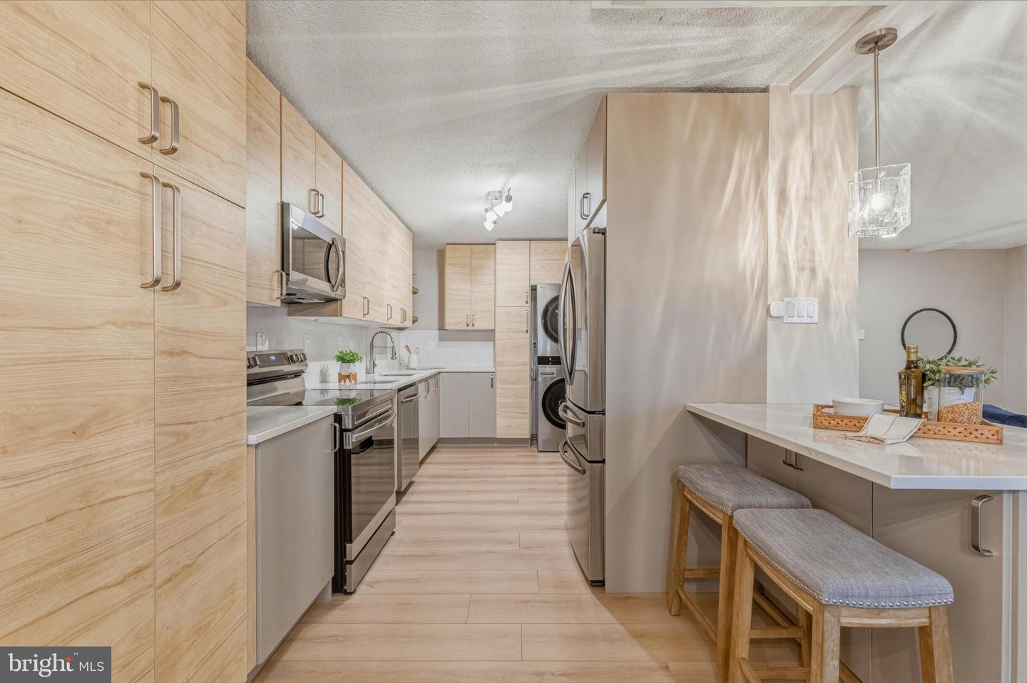 309 YOAKUM PKWY #1003, ALEXANDRIA, Virginia 22304, 2 Bedrooms Bedrooms, 4 Rooms Rooms,2 BathroomsBathrooms,Residential,For sale,309 YOAKUM PKWY #1003,VAAX2054404 MLS # VAAX2054404