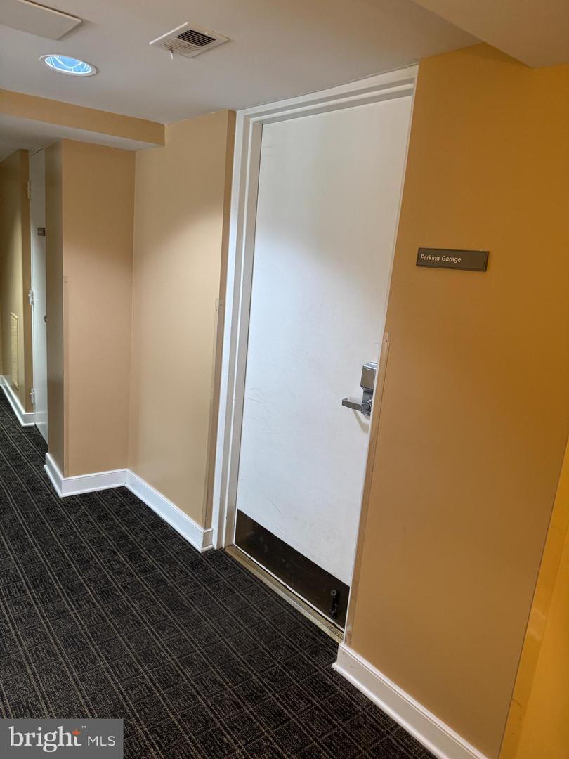 301 S REYNOLDS ST #611, ALEXANDRIA, Virginia 22304, 1 Bedroom Bedrooms, 5 Rooms Rooms,1 BathroomBathrooms,Residential,For sale,301 S REYNOLDS ST #611,VAAX2054432 MLS # VAAX2054432