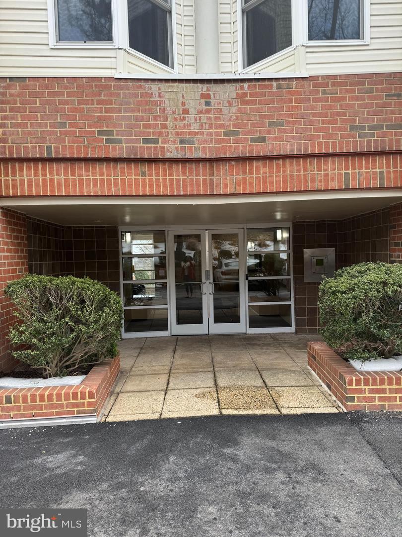 301 S REYNOLDS ST #611, ALEXANDRIA, Virginia 22304, 1 Bedroom Bedrooms, 5 Rooms Rooms,1 BathroomBathrooms,Residential,For sale,301 S REYNOLDS ST #611,VAAX2054432 MLS # VAAX2054432