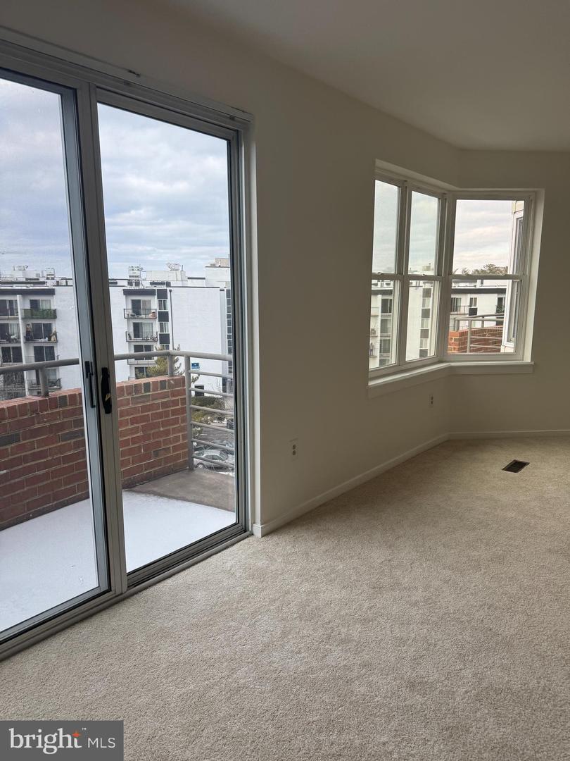 301 S REYNOLDS ST #611, ALEXANDRIA, Virginia 22304, 1 Bedroom Bedrooms, 5 Rooms Rooms,1 BathroomBathrooms,Residential,For sale,301 S REYNOLDS ST #611,VAAX2054432 MLS # VAAX2054432