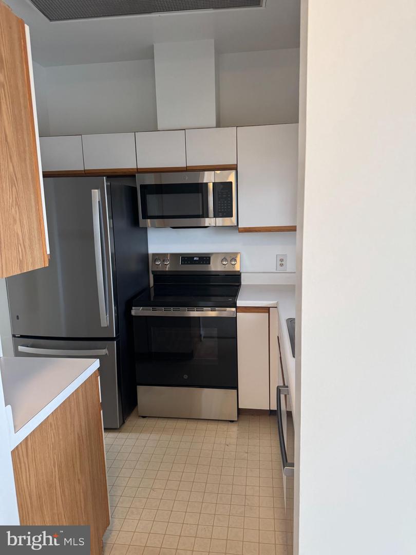301 S REYNOLDS ST #611, ALEXANDRIA, Virginia 22304, 1 Bedroom Bedrooms, 5 Rooms Rooms,1 BathroomBathrooms,Residential,For sale,301 S REYNOLDS ST #611,VAAX2054432 MLS # VAAX2054432