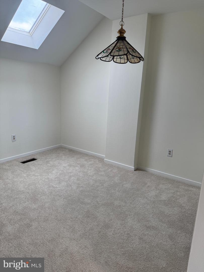 301 S REYNOLDS ST #611, ALEXANDRIA, Virginia 22304, 1 Bedroom Bedrooms, 5 Rooms Rooms,1 BathroomBathrooms,Residential,For sale,301 S REYNOLDS ST #611,VAAX2054432 MLS # VAAX2054432