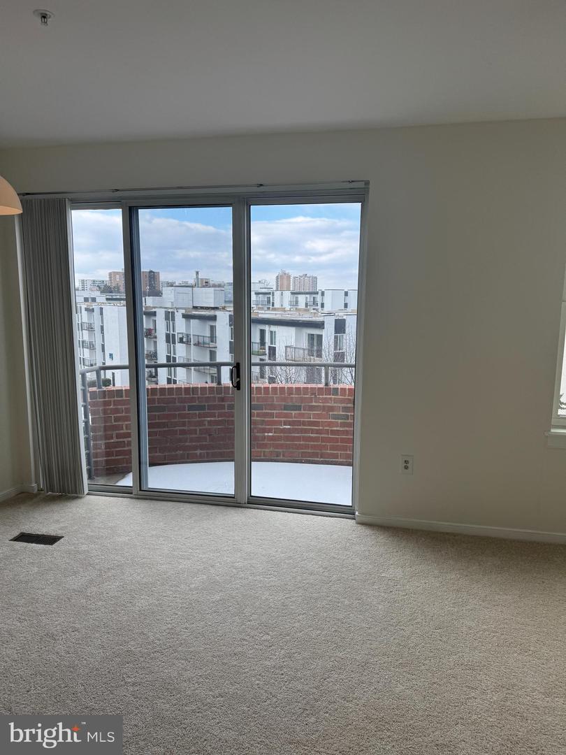 301 S REYNOLDS ST #611, ALEXANDRIA, Virginia 22304, 1 Bedroom Bedrooms, 5 Rooms Rooms,1 BathroomBathrooms,Residential,For sale,301 S REYNOLDS ST #611,VAAX2054432 MLS # VAAX2054432