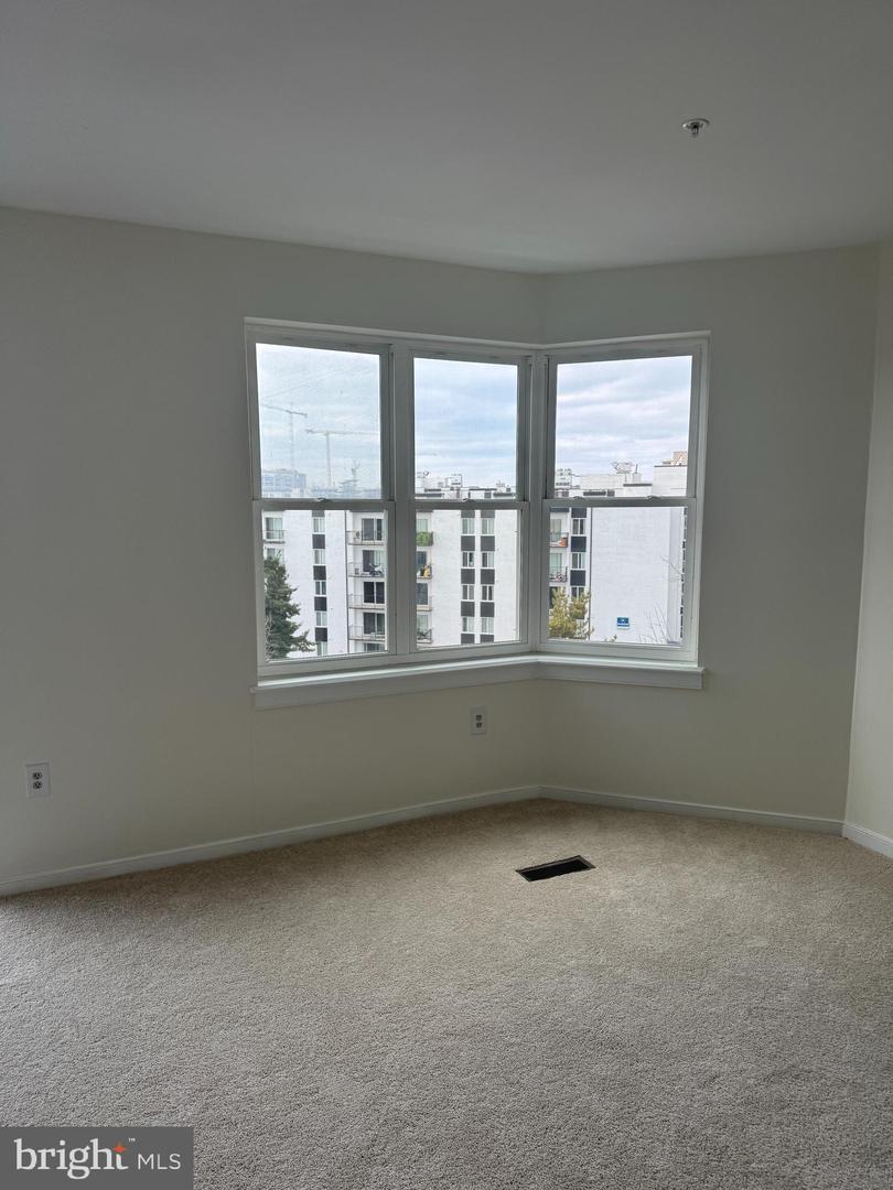 301 S REYNOLDS ST #611, ALEXANDRIA, Virginia 22304, 1 Bedroom Bedrooms, 5 Rooms Rooms,1 BathroomBathrooms,Residential,For sale,301 S REYNOLDS ST #611,VAAX2054432 MLS # VAAX2054432