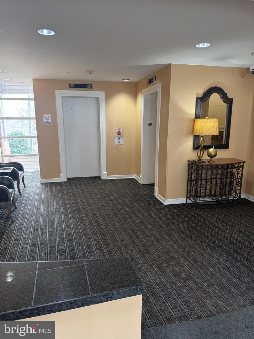 301 S REYNOLDS ST #611, ALEXANDRIA, Virginia 22304, 1 Bedroom Bedrooms, 5 Rooms Rooms,1 BathroomBathrooms,Residential,For sale,301 S REYNOLDS ST #611,VAAX2054432 MLS # VAAX2054432