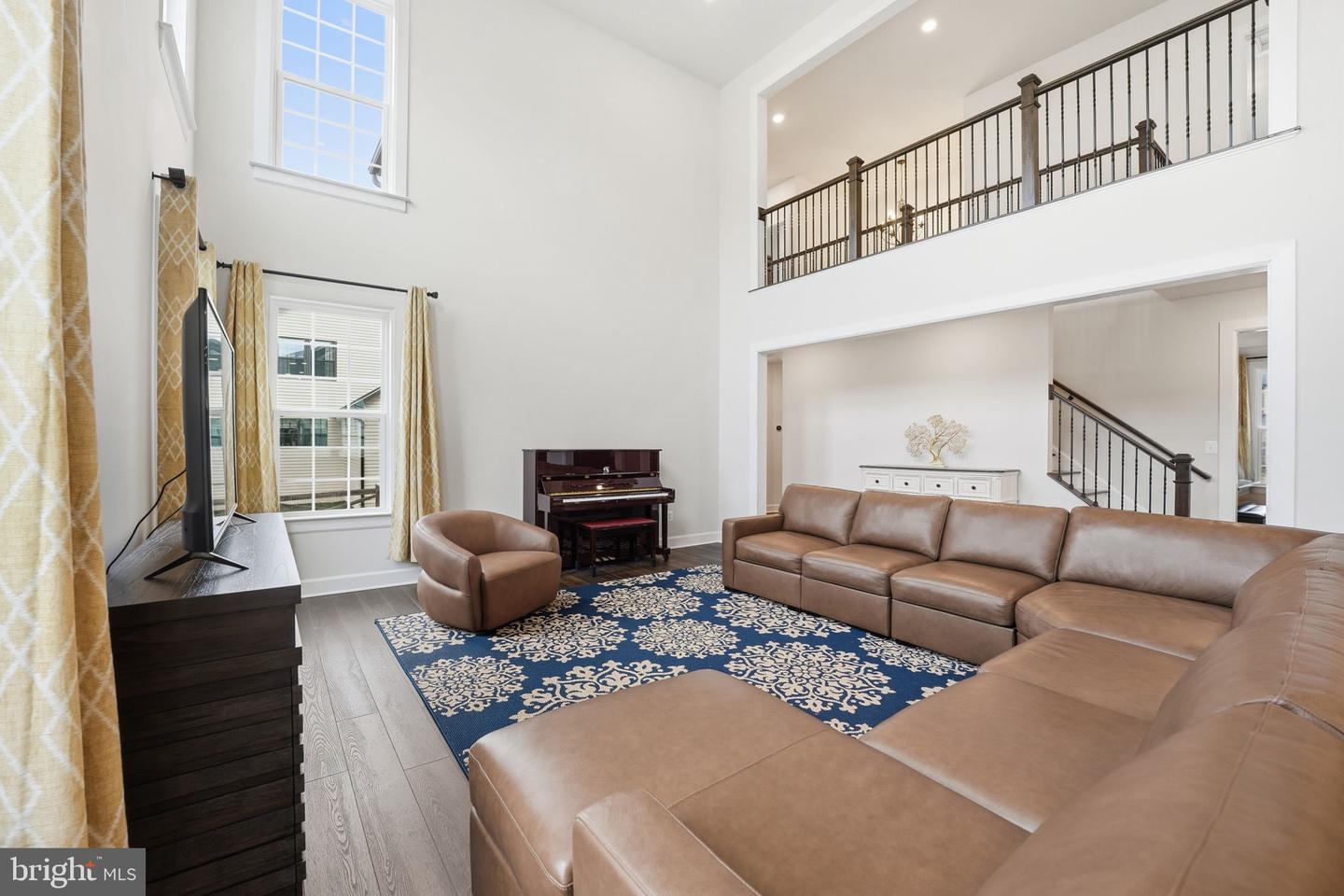 15642 CALUM CT, HAYMARKET, Virginia 20169, 5 Bedrooms Bedrooms, ,5 BathroomsBathrooms,Residential,For sale,15642 CALUM CT,VAPW2113126 MLS # VAPW2113126