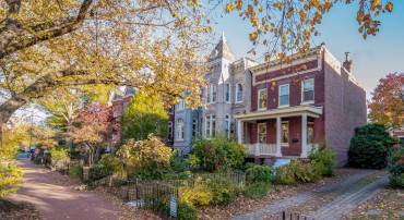 649 SOUTH CAROLINA AVE SE, WASHINGTON, District Of Columbia 20003, 5 Bedrooms Bedrooms, ,3 BathroomsBathrooms,Residential,For sale,649 SOUTH CAROLINA AVE SE,DCDC2247528 MLS # DCDC2247528