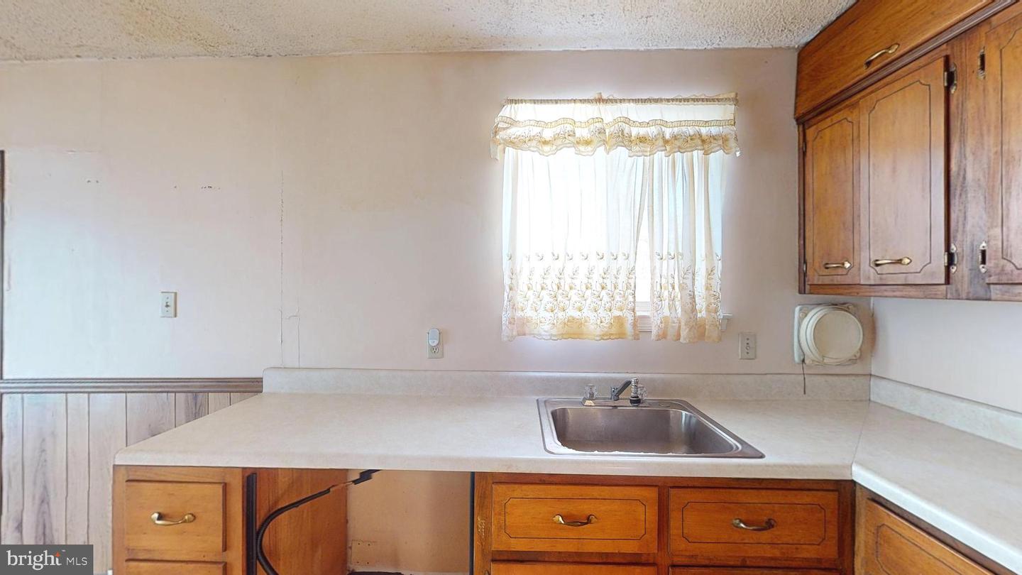 8624 PARLIAMENT DR, SPRINGFIELD, Virginia 22151, 4 Bedrooms Bedrooms, ,2 BathroomsBathrooms,Residential,For sale,8624 PARLIAMENT DR,VAFX2262814 MLS # VAFX2262814