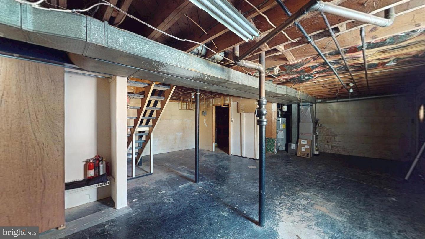 8624 PARLIAMENT DR, SPRINGFIELD, Virginia 22151, 4 Bedrooms Bedrooms, ,2 BathroomsBathrooms,Residential,For sale,8624 PARLIAMENT DR,VAFX2262814 MLS # VAFX2262814