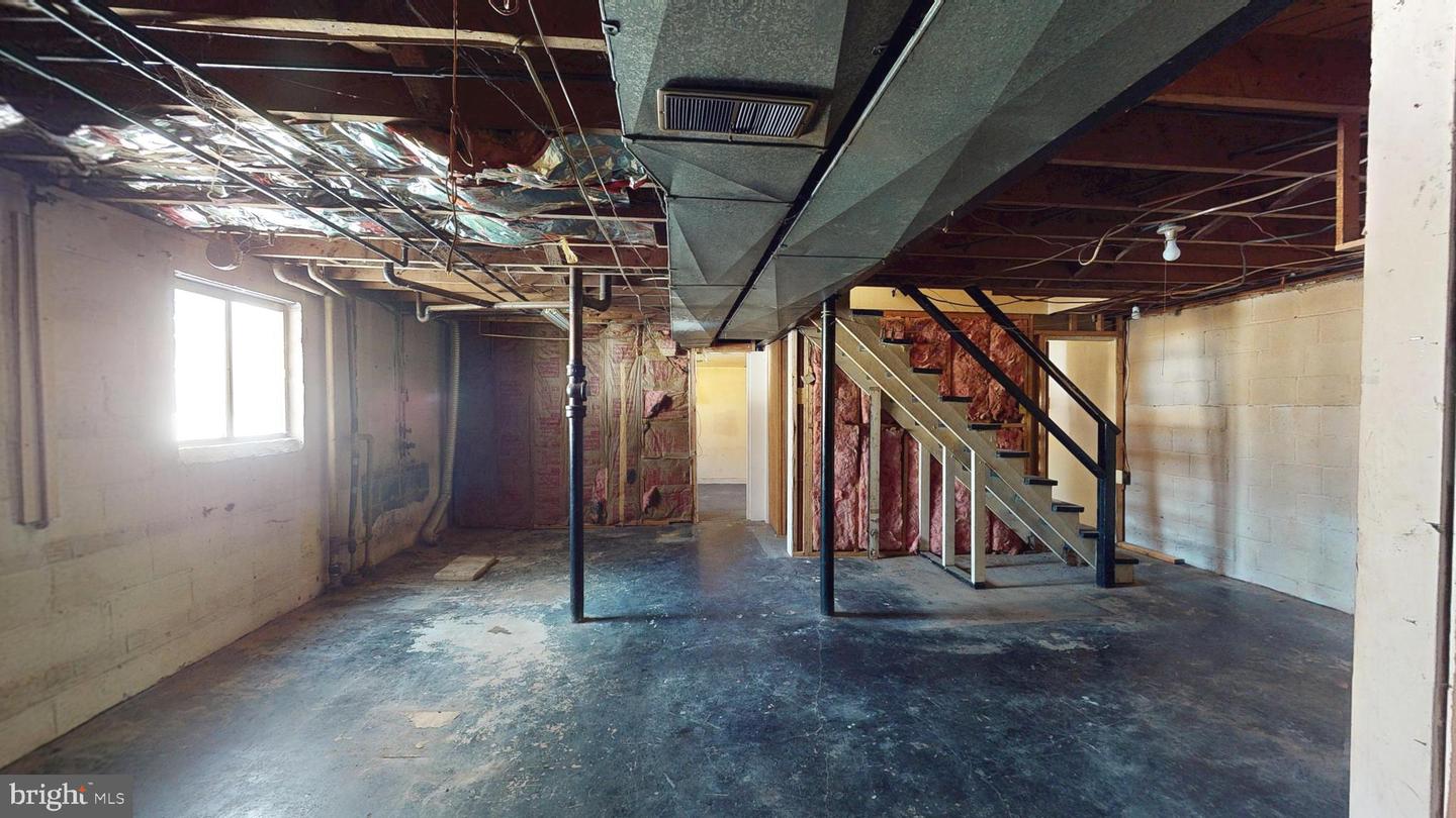 8624 PARLIAMENT DR, SPRINGFIELD, Virginia 22151, 4 Bedrooms Bedrooms, ,2 BathroomsBathrooms,Residential,For sale,8624 PARLIAMENT DR,VAFX2262814 MLS # VAFX2262814