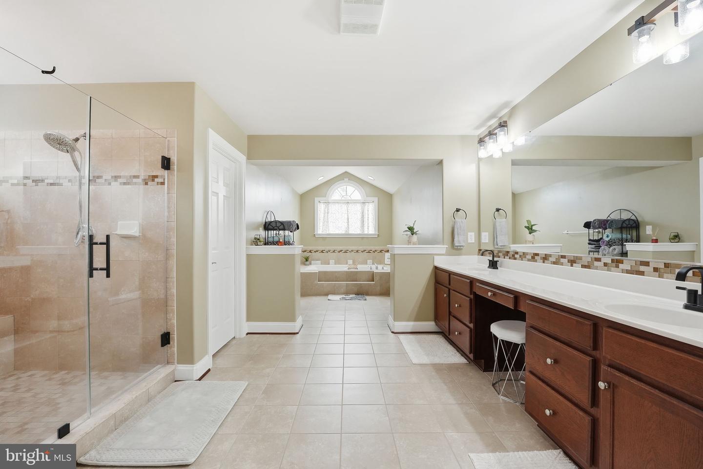 51 SERENE HILLS DR, FREDERICKSBURG, Virginia 22406, 5 Bedrooms Bedrooms, ,4 BathroomsBathrooms,Residential,For sale,51 SERENE HILLS DR,VAST2044226 MLS # VAST2044226