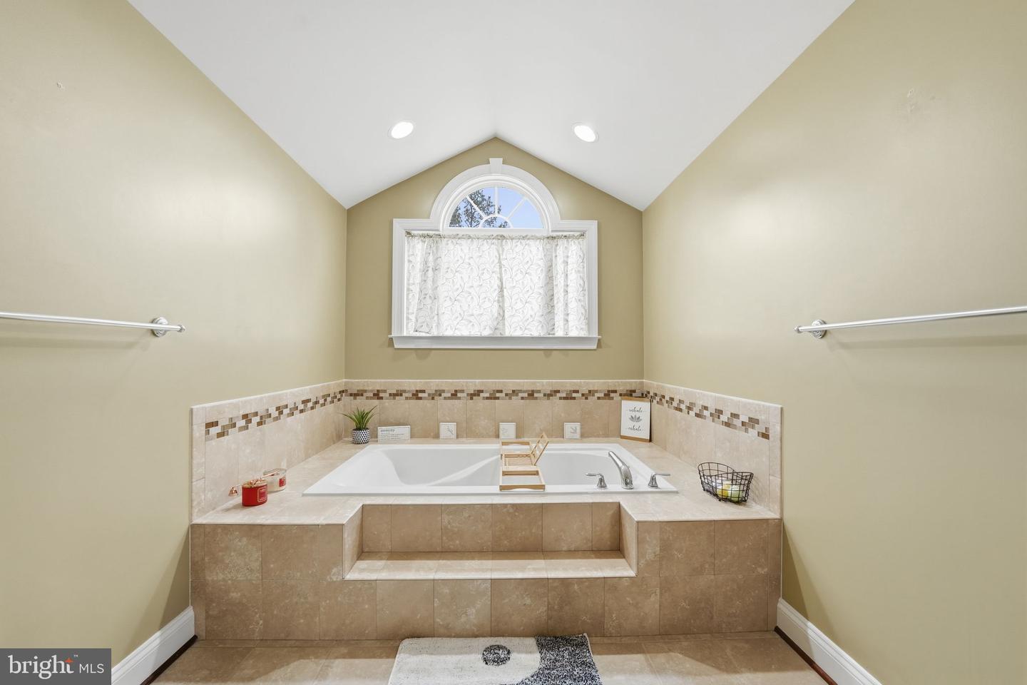 51 SERENE HILLS DR, FREDERICKSBURG, Virginia 22406, 5 Bedrooms Bedrooms, ,4 BathroomsBathrooms,Residential,For sale,51 SERENE HILLS DR,VAST2044226 MLS # VAST2044226