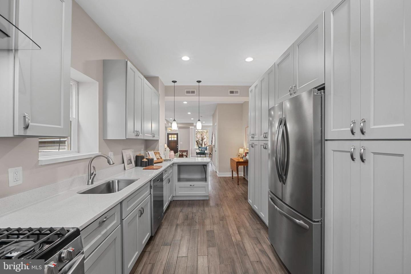 113 R ST NE, WASHINGTON, District Of Columbia 20002, 4 Bedrooms Bedrooms, 8 Rooms Rooms,3 BathroomsBathrooms,Residential,For sale,113 R ST NE,DCDC2232562 MLS # DCDC2232562