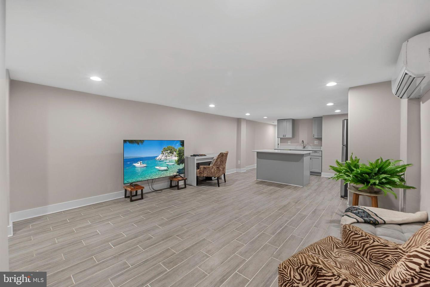 113 R ST NE, WASHINGTON, District Of Columbia 20002, 4 Bedrooms Bedrooms, 8 Rooms Rooms,3 BathroomsBathrooms,Residential,For sale,113 R ST NE,DCDC2232562 MLS # DCDC2232562