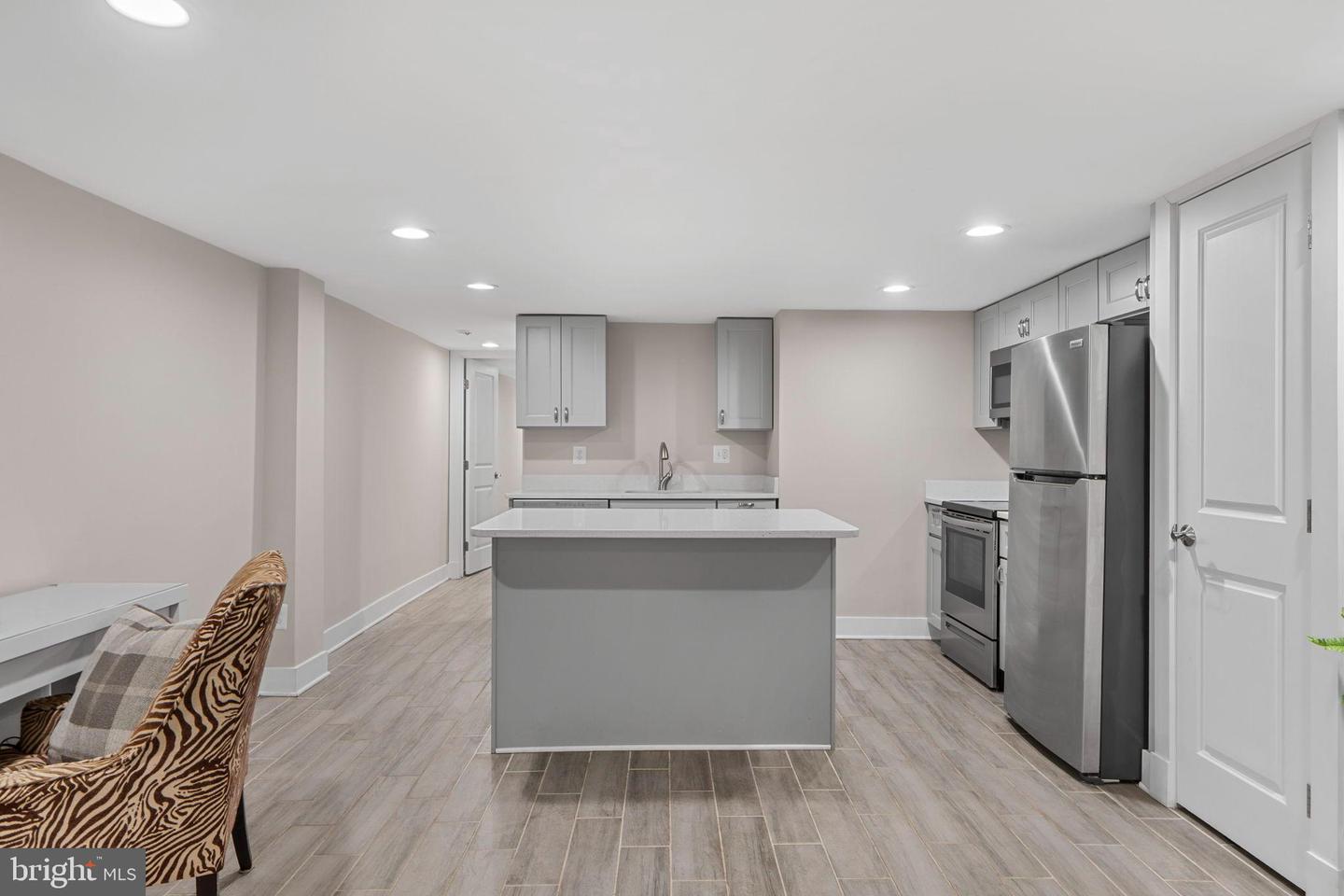 113 R ST NE, WASHINGTON, District Of Columbia 20002, 4 Bedrooms Bedrooms, 8 Rooms Rooms,3 BathroomsBathrooms,Residential,For sale,113 R ST NE,DCDC2232562 MLS # DCDC2232562