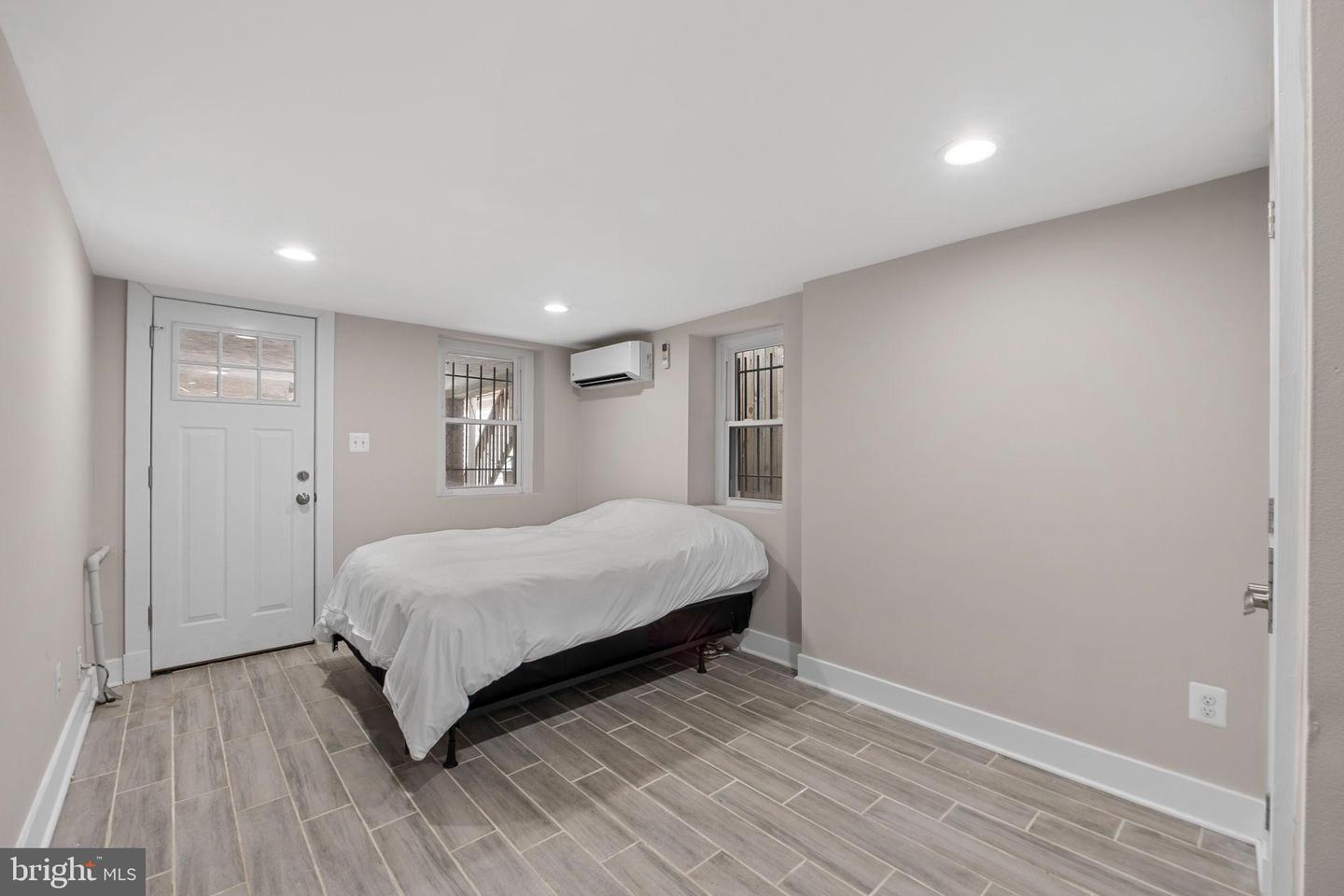 113 R ST NE, WASHINGTON, District Of Columbia 20002, 4 Bedrooms Bedrooms, 8 Rooms Rooms,3 BathroomsBathrooms,Residential,For sale,113 R ST NE,DCDC2232562 MLS # DCDC2232562