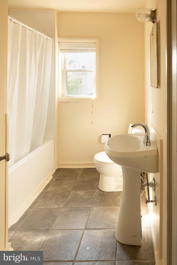 108 MARTIN DR, WINCHESTER, Virginia 22602, 2 Bedrooms Bedrooms, ,1 BathroomBathrooms,Residential,For sale,108 MARTIN DR,VAFV2038282 MLS # VAFV2038282