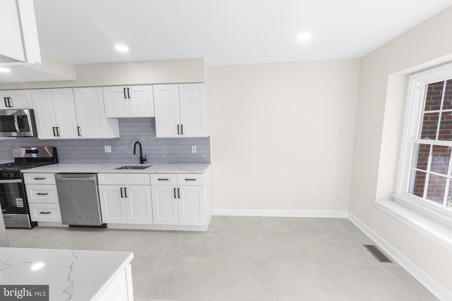 14829 EMBERDALE DR, WOODBRIDGE, Virginia 22193, 3 Bedrooms Bedrooms, ,2 BathroomsBathrooms,Residential,For sale,14829 EMBERDALE DR,VAPW2108876 MLS # VAPW2108876 14829 EMBERDALE DR, WOODBRIDGE, Virginia 22193, 3 Bedrooms Bedrooms, ,2 BathroomsBathrooms,Residential,For sale,14829 EMBERDALE DR,VAPW2108876 MLS # VAPW2108876