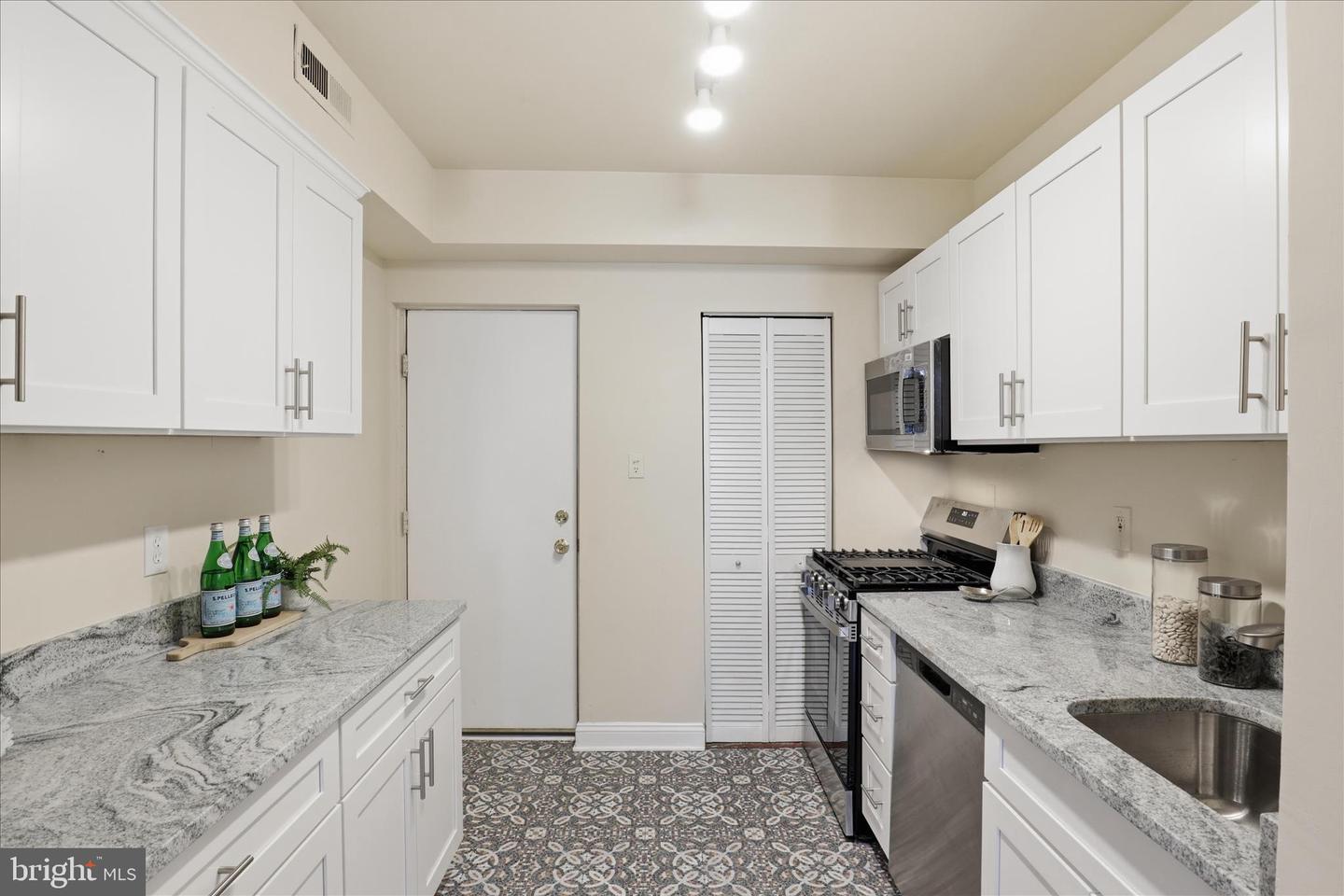 122 BATES ST NW, WASHINGTON, District Of Columbia 20001, 4 Bedrooms Bedrooms, 6 Rooms Rooms,2 BathroomsBathrooms,Residential,For sale,122 BATES ST NW,DCDC2235864 MLS # DCDC2235864