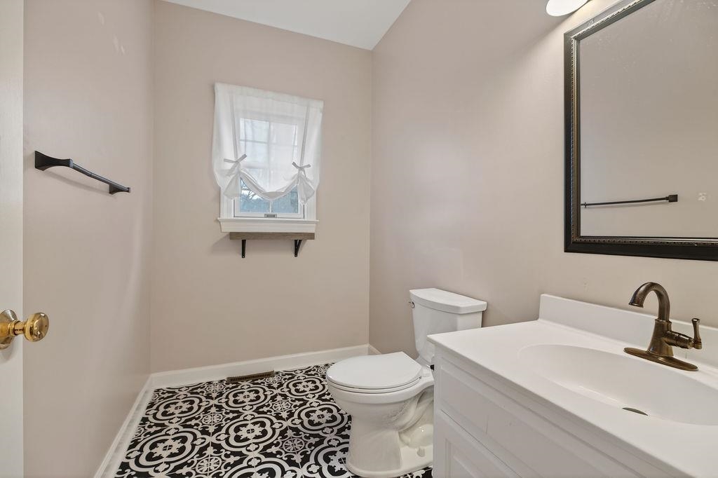 104 PELHAM WOODS CIR, WAYNESBORO, Virginia 22980, 5 Bedrooms Bedrooms, ,3 BathroomsBathrooms,Residential,104 PELHAM WOODS CIR,673644 MLS # 673644