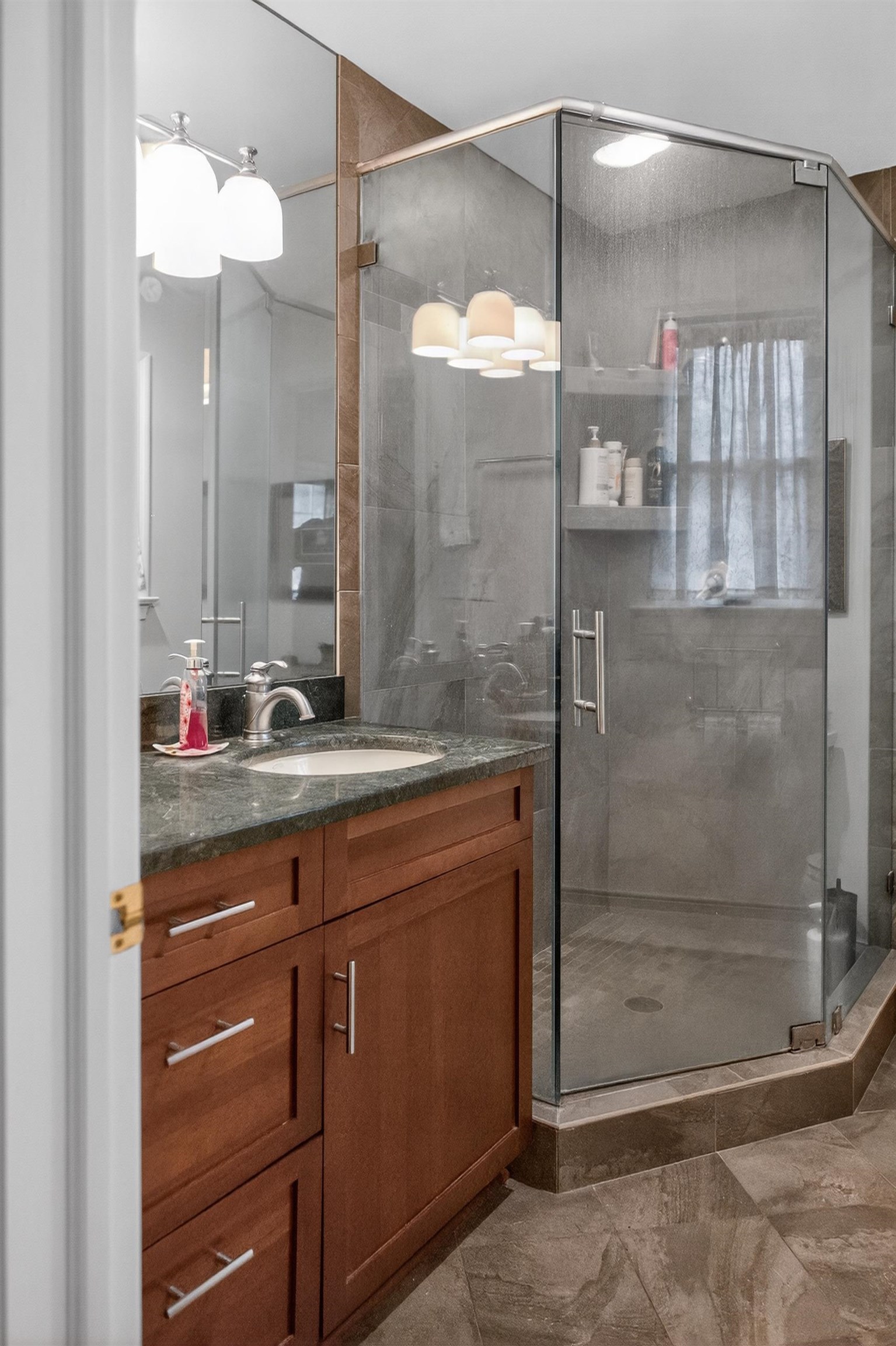 829 GREENWAY CIR, WAYNESBORO, Virginia 22980, 4 Bedrooms Bedrooms, ,3 BathroomsBathrooms,Residential,829 GREENWAY CIR,673652 MLS # 673652