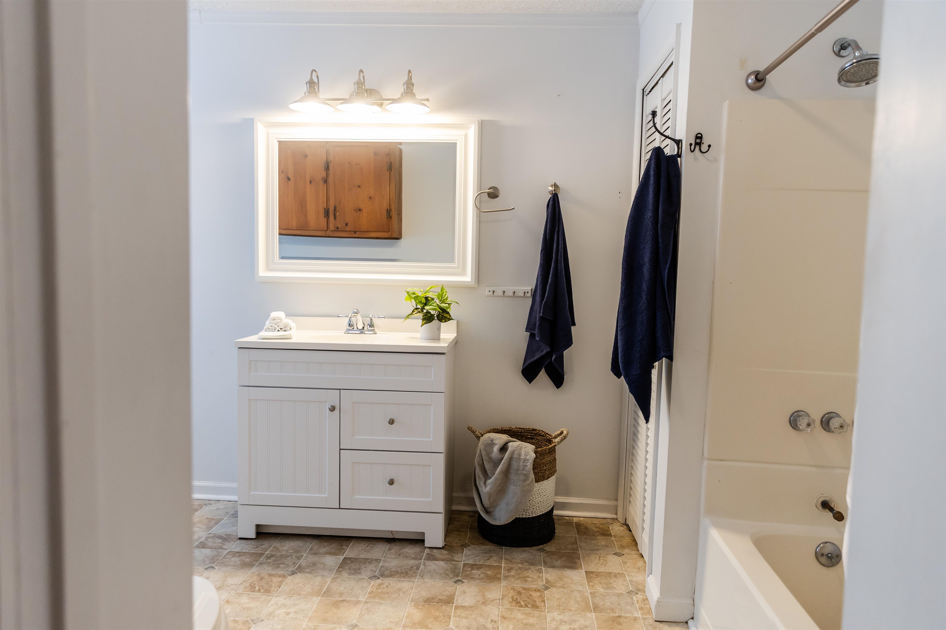 713 NW THORNHILL RD, LEXINGTON, Virginia 24450, 2 Bedrooms Bedrooms, ,1 BathroomBathrooms,Residential,713 NW THORNHILL RD,673655 MLS # 673655 713 NW THORNHILL RD, LEXINGTON, Virginia 24450, 2 Bedrooms Bedrooms, ,1 BathroomBathrooms,Residential,713 NW THORNHILL RD,673655 MLS # 673655