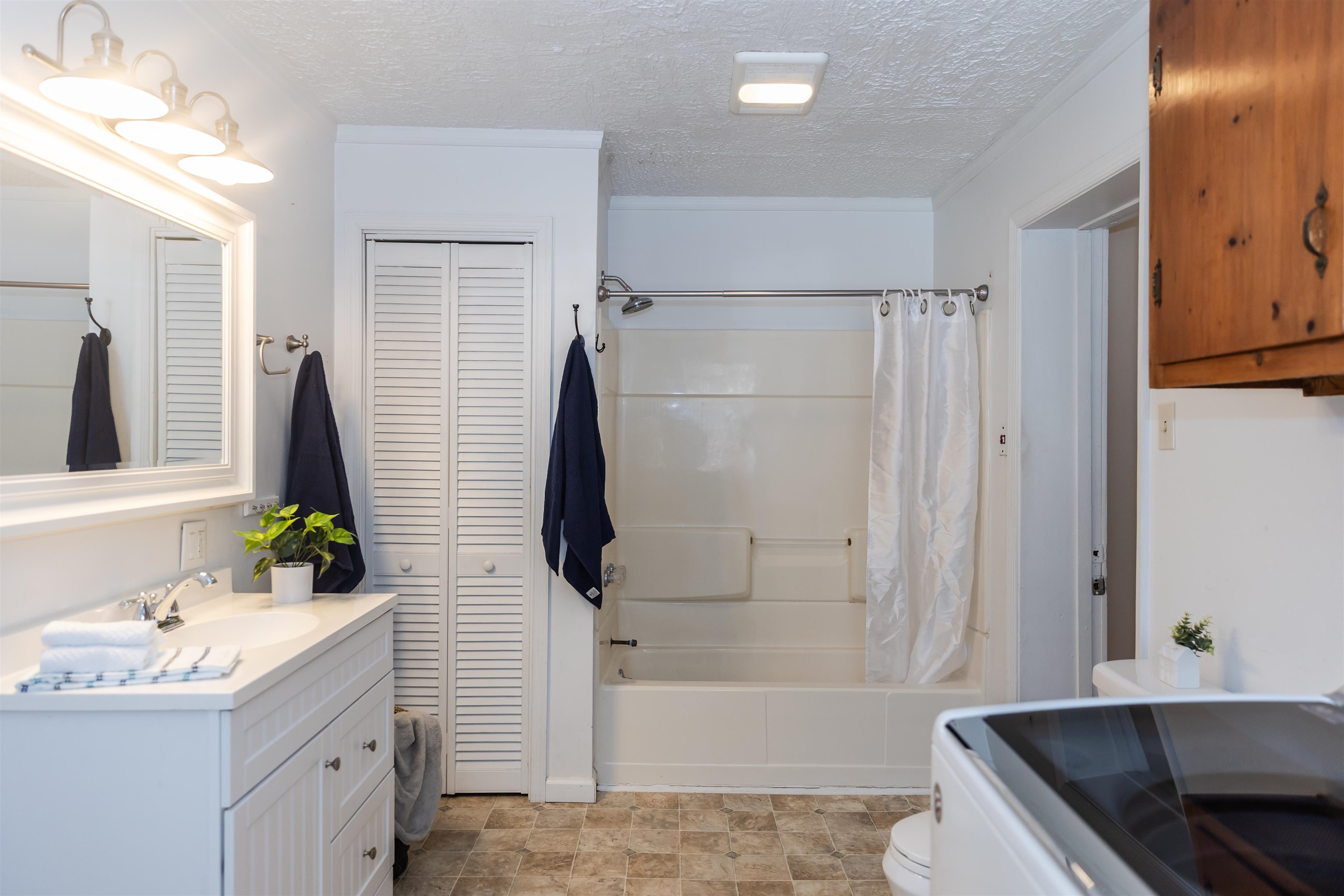 713 NW THORNHILL RD, LEXINGTON, Virginia 24450, 2 Bedrooms Bedrooms, ,1 BathroomBathrooms,Residential,713 NW THORNHILL RD,673655 MLS # 673655 713 NW THORNHILL RD, LEXINGTON, Virginia 24450, 2 Bedrooms Bedrooms, ,1 BathroomBathrooms,Residential,713 NW THORNHILL RD,673655 MLS # 673655