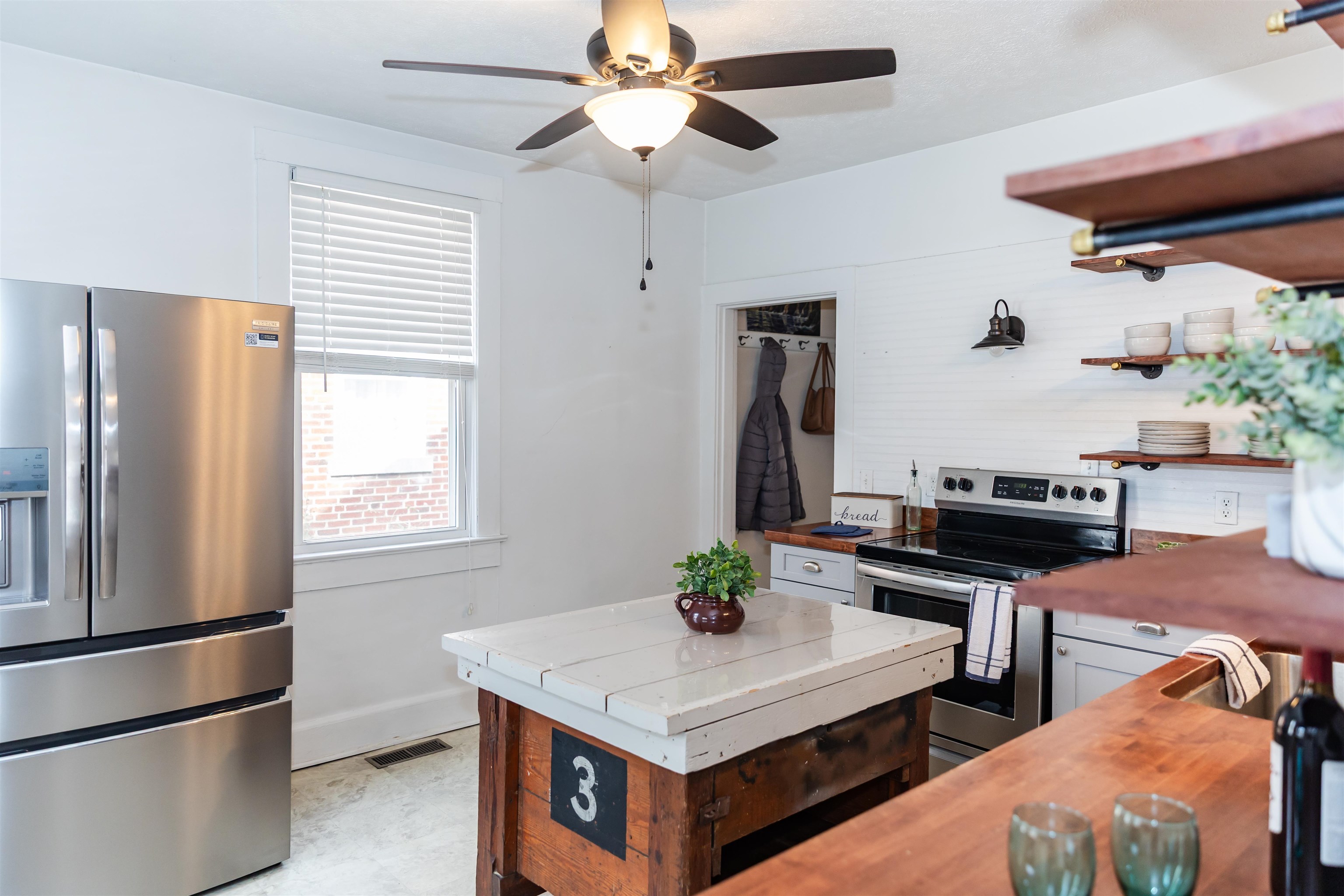 713 NW THORNHILL RD, LEXINGTON, Virginia 24450, 2 Bedrooms Bedrooms, ,1 BathroomBathrooms,Residential,713 NW THORNHILL RD,673655 MLS # 673655 713 NW THORNHILL RD, LEXINGTON, Virginia 24450, 2 Bedrooms Bedrooms, ,1 BathroomBathrooms,Residential,713 NW THORNHILL RD,673655 MLS # 673655