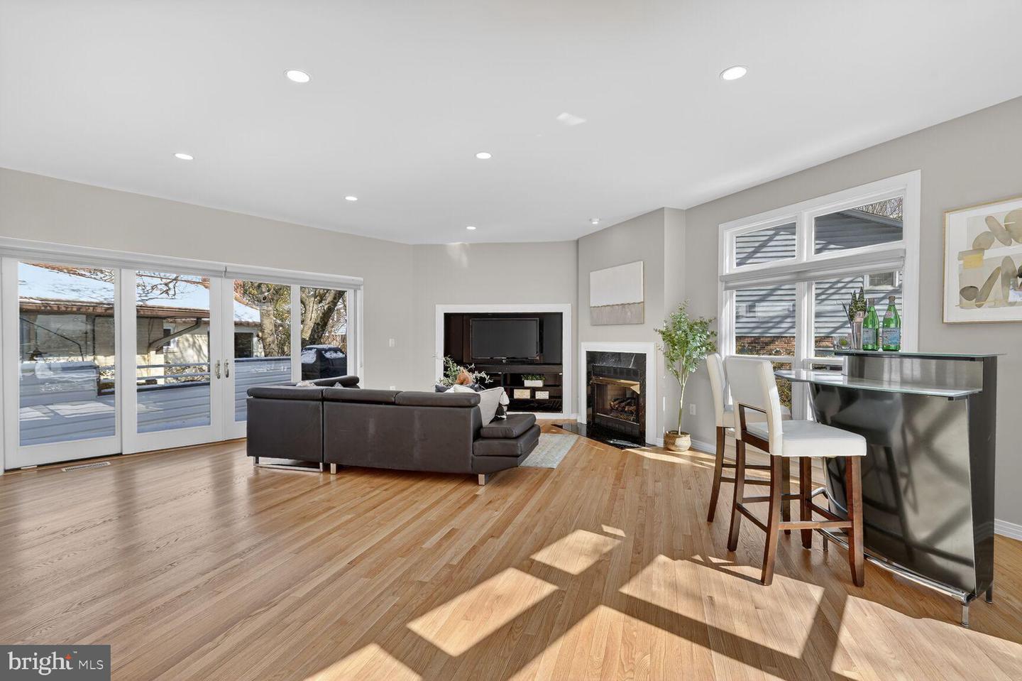 2733 N LEXINGTON ST N, ARLINGTON, Virginia 22207, 4 Bedrooms Bedrooms, 19 Rooms Rooms,3 BathroomsBathrooms,Residential,For sale,2733 N LEXINGTON ST N,VAAR2067944 MLS # VAAR2067944 2733 N LEXINGTON ST N, ARLINGTON, Virginia 22207, 4 Bedrooms Bedrooms, 19 Rooms Rooms,3 BathroomsBathrooms,Residential,For sale,2733 N LEXINGTON ST N,VAAR2067944 MLS # VAAR2067944