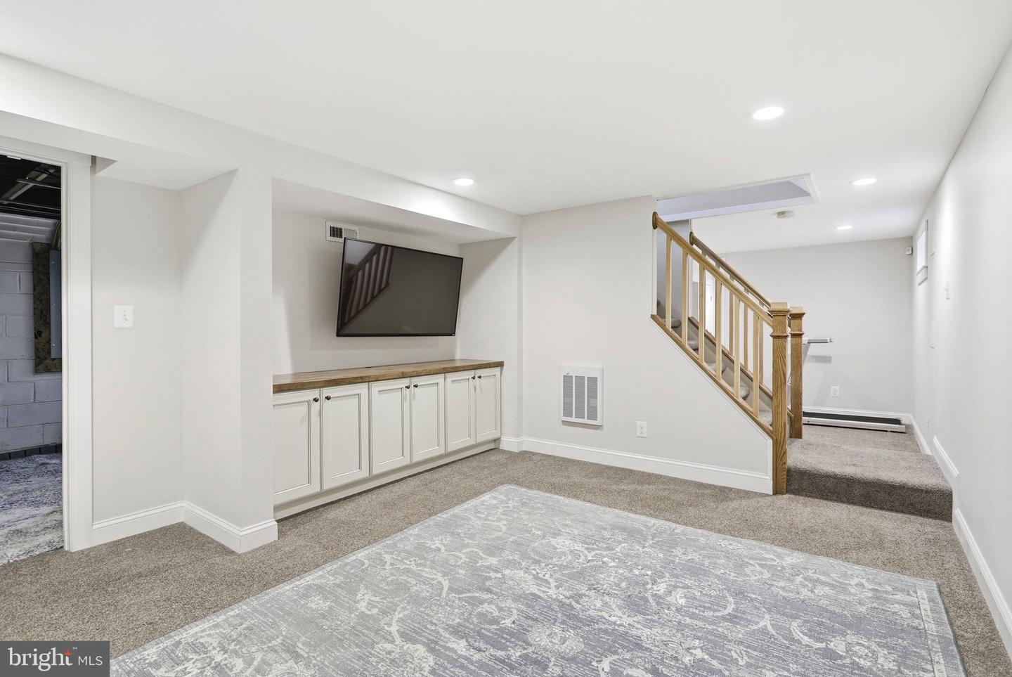 3817 REN RD, FAIRFAX, Virginia 22030, 3 Bedrooms Bedrooms, ,2 BathroomsBathrooms,Residential,For sale,3817 REN RD,VAFC2007696 MLS # VAFC2007696 3817 REN RD, FAIRFAX, Virginia 22030, 3 Bedrooms Bedrooms, ,2 BathroomsBathrooms,Residential,For sale,3817 REN RD,VAFC2007696 MLS # VAFC2007696