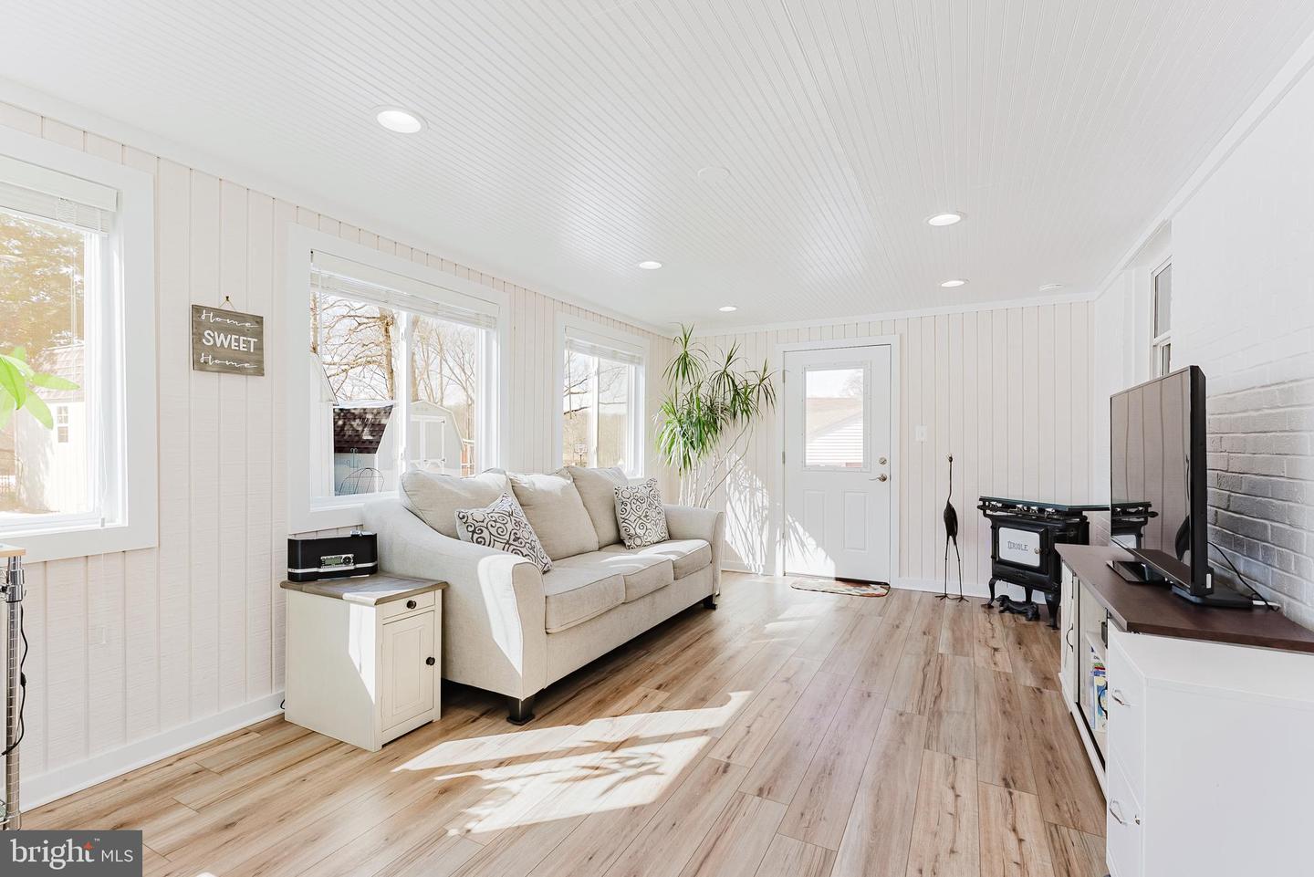 5937 ATTEENTEE RD, SPRINGFIELD, Virginia 22150, 4 Bedrooms Bedrooms, ,1 BathroomBathrooms,Residential,For sale,5937 ATTEENTEE RD,VAFX2287084 MLS # VAFX2287084 5937 ATTEENTEE RD, SPRINGFIELD, Virginia 22150, 4 Bedrooms Bedrooms, ,1 BathroomBathrooms,Residential,For sale,5937 ATTEENTEE RD,VAFX2287084 MLS # VAFX2287084