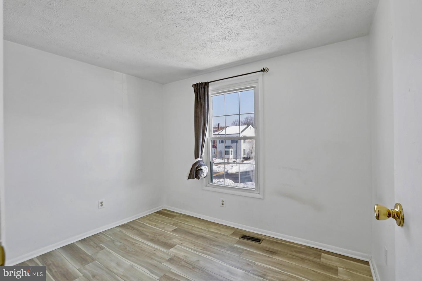 3454 VALE CT, WOODBRIDGE, Virginia 22192, 3 Bedrooms Bedrooms, 7 Rooms Rooms,2 BathroomsBathrooms,Residential,For sale,3454 VALE CT,VAPW2111664 MLS # VAPW2111664