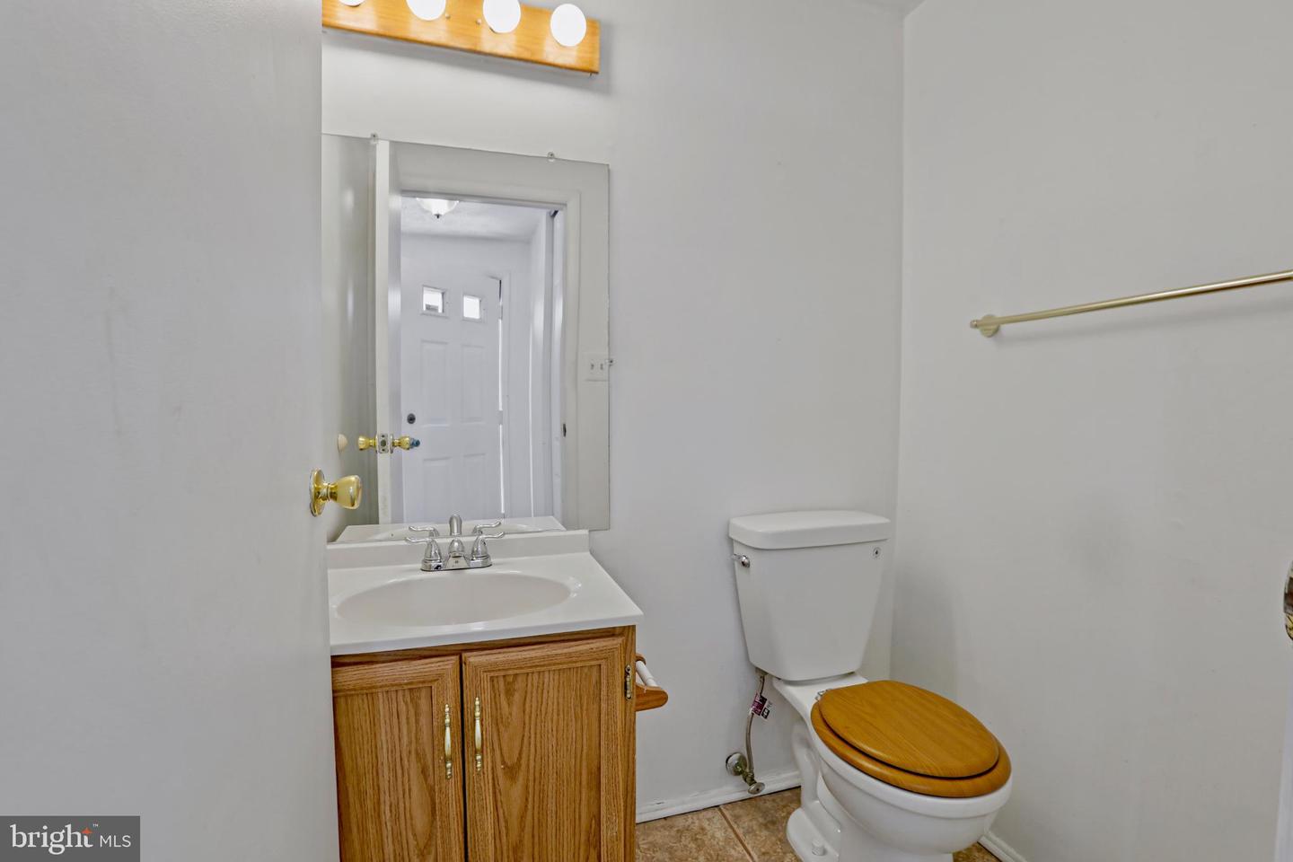 3454 VALE CT, WOODBRIDGE, Virginia 22192, 3 Bedrooms Bedrooms, 7 Rooms Rooms,2 BathroomsBathrooms,Residential,For sale,3454 VALE CT,VAPW2111664 MLS # VAPW2111664