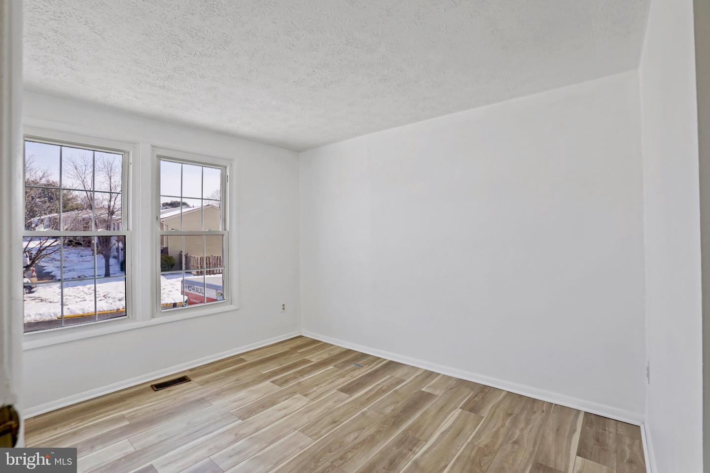 3454 VALE CT, WOODBRIDGE, Virginia 22192, 3 Bedrooms Bedrooms, 7 Rooms Rooms,2 BathroomsBathrooms,Residential,For sale,3454 VALE CT,VAPW2111664 MLS # VAPW2111664