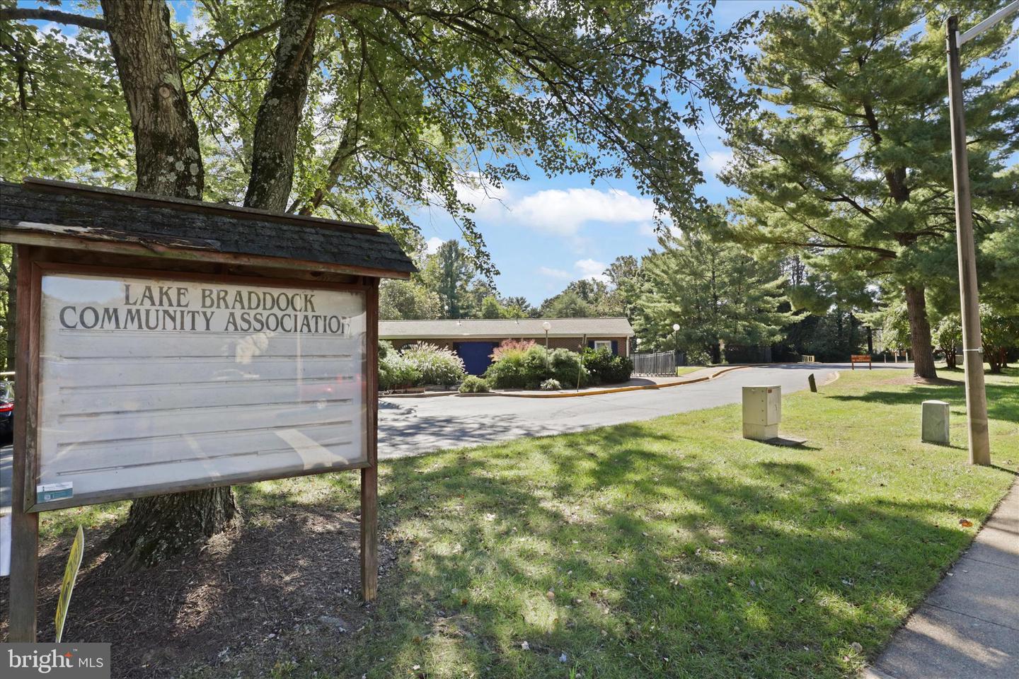 5460 TRUXION CT, BURKE, Virginia 22015, 3 Bedrooms Bedrooms, ,2 BathroomsBathrooms,Residential,For sale,5460 TRUXION CT,VAFX2288746 MLS # VAFX2288746